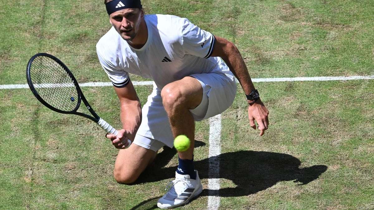 Alexander Zverev slaat zich naar halve finale in Halle