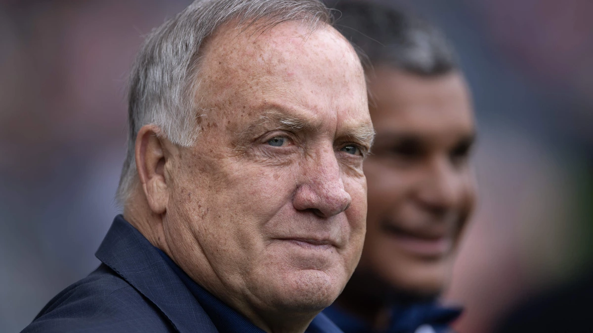 Dick Advocaat vindt ontslag Robin van Persie onbegrijpelijk en haalt hard uit naar technisch directeur Dévy Rigaux: ’Dat zou niet moeten kunnen’