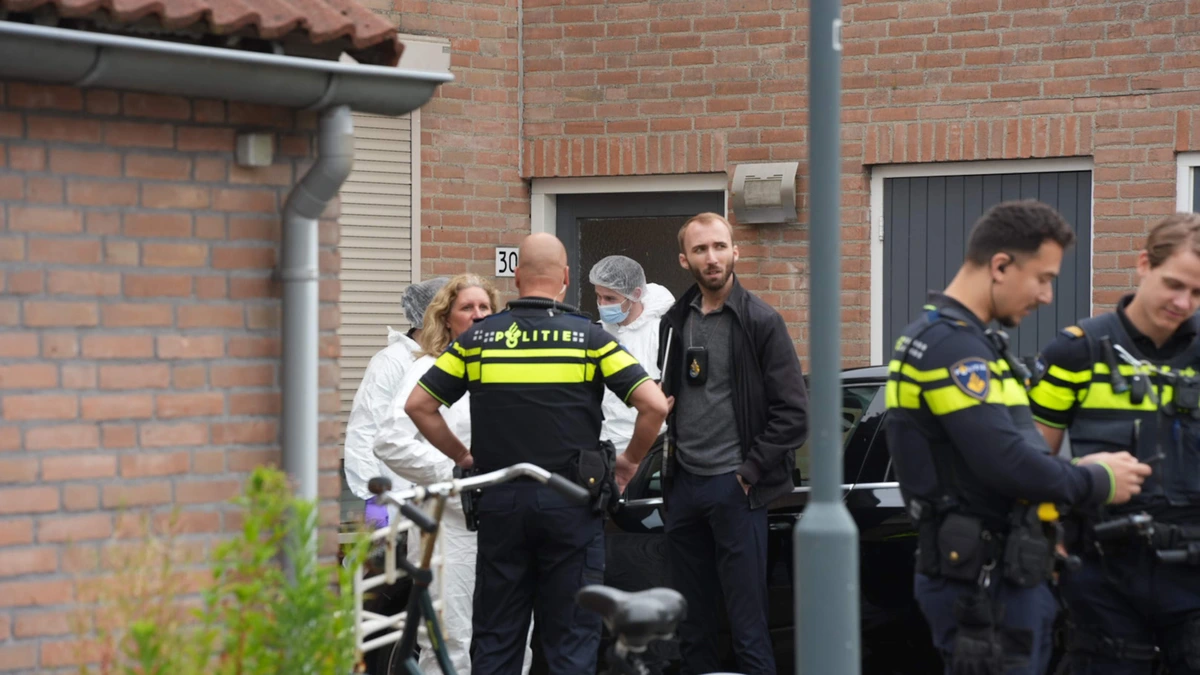 Dode vrouw gevonden in huis in Sprang-Capelle: ’Toen ik wakker werd, zag ik overal politie’