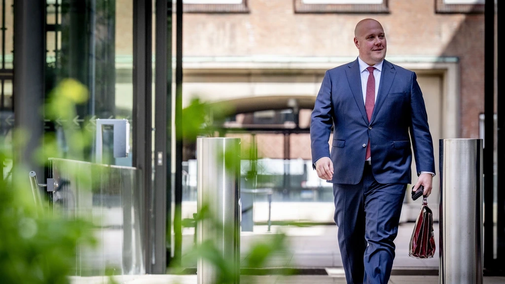 Kabinet wil gemeenten dwingen taaleis voor bijstand te handhaven