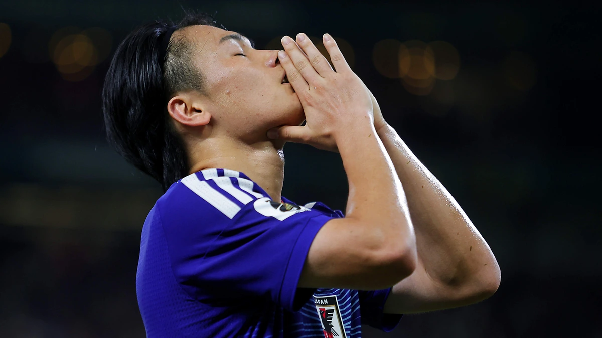 Feyenoorder Ayase Ueda vertolkt hoofdrol in overtuigende zege Japan op Tunesië op WK 2026