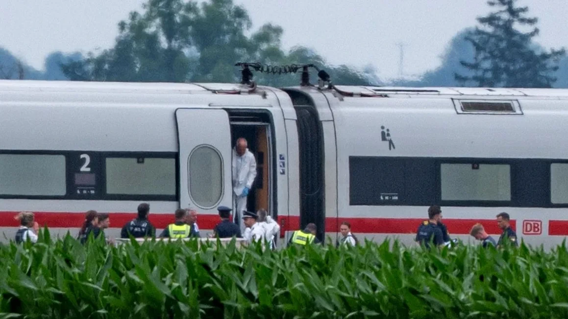 Syrer wegen Angriff in ICE vor Gericht: Erst guckte er böse, dann schlug er mit der Axt zu