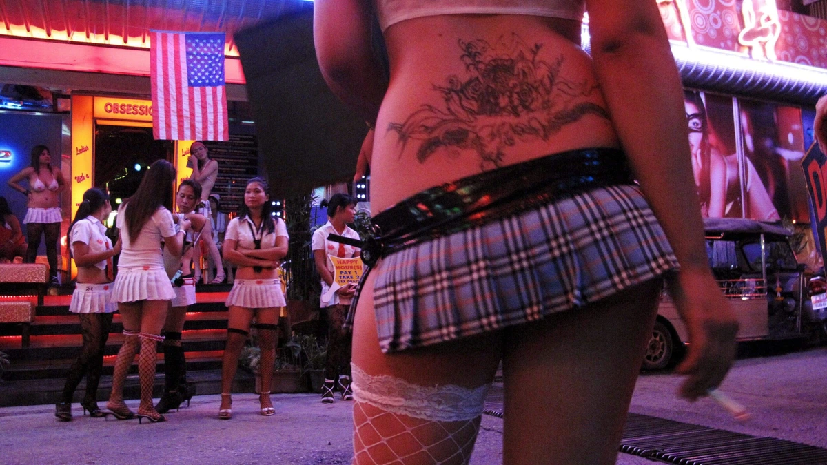 Nederlandse toerist (53) beroofd van gouden ketting in Thailand: man werd omhelsd door groep transgenders