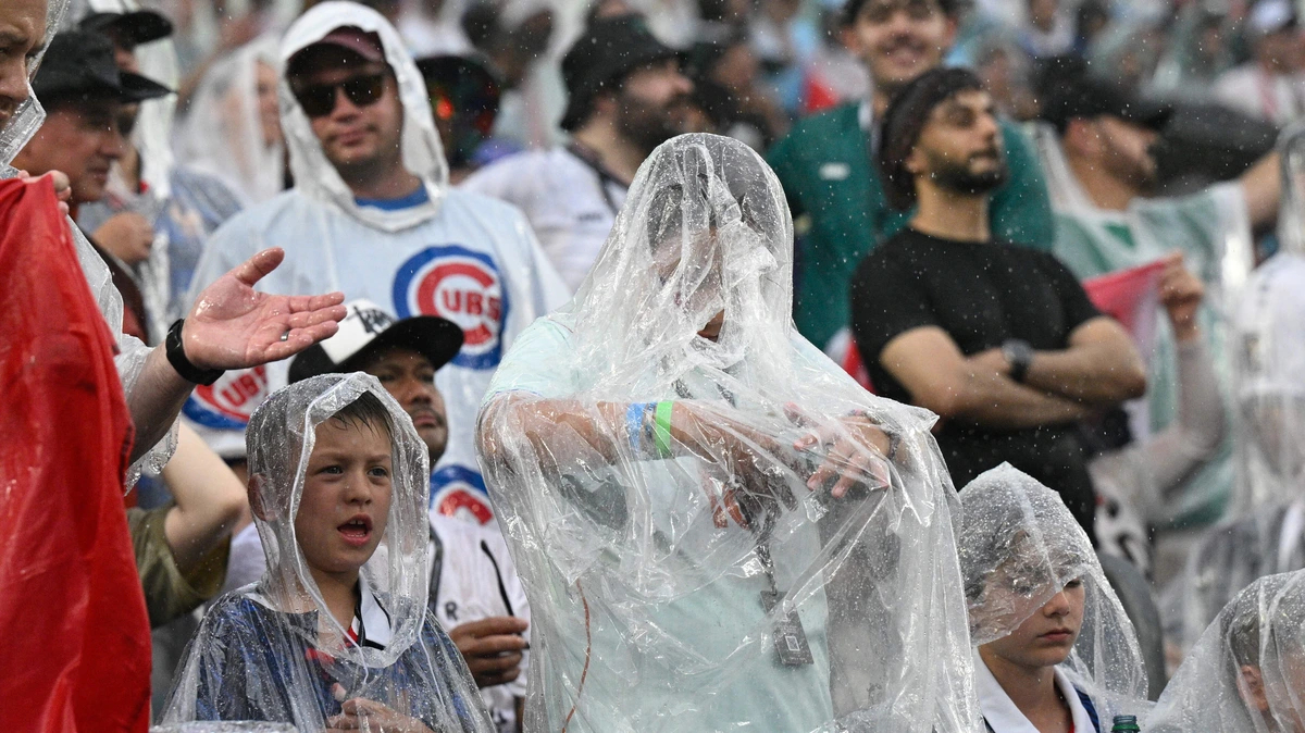 Toeschouwers verlaten stadion, Frankrijk-Irak op WK 2026 pas na twee uur hervat: noodweer levert spectaculaire beelden op