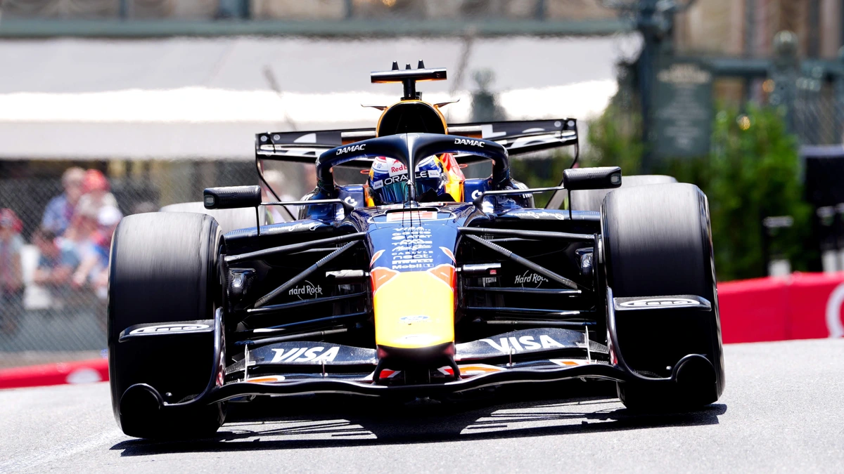Max Verstappen rijdt derde tijd in eerste training voor Grand Prix van Monaco, teamgenoot Isack Hadjar crasht
