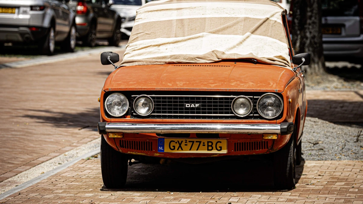 Geen airco in je auto? Met dit trucje is het binnen enkele seconden koel aan boord