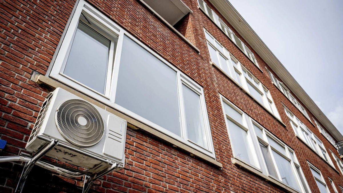 Lokale overheid Engeland laat airco's ’vanwege milieu’ van huizen halen