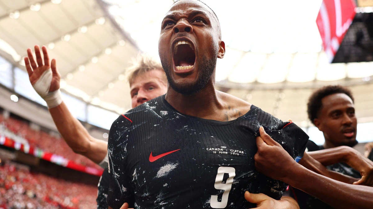 Horrorblessure Ismaël Koné domper bij voetbalshow Canada, oud-Feyenoorder Cyle Larin weer trefzeker