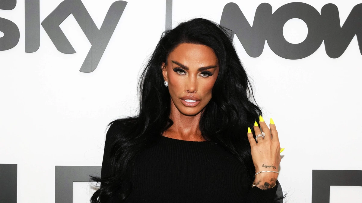 Katie Price laat resultaat van nieuwe liplift zien na pijnlijke operatie