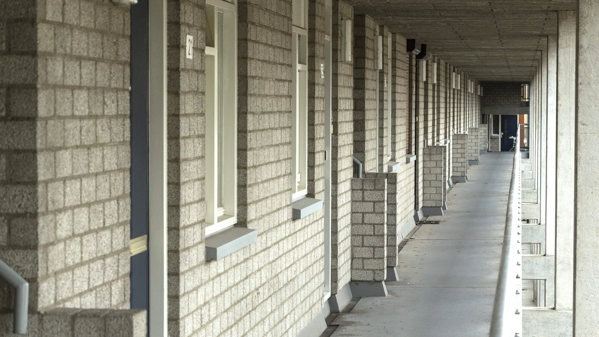 Man woont gratis in huis van 73-jarige vader en knikkert hem eruit, rechter bepaalt dat hij nu zelf moet verkassen