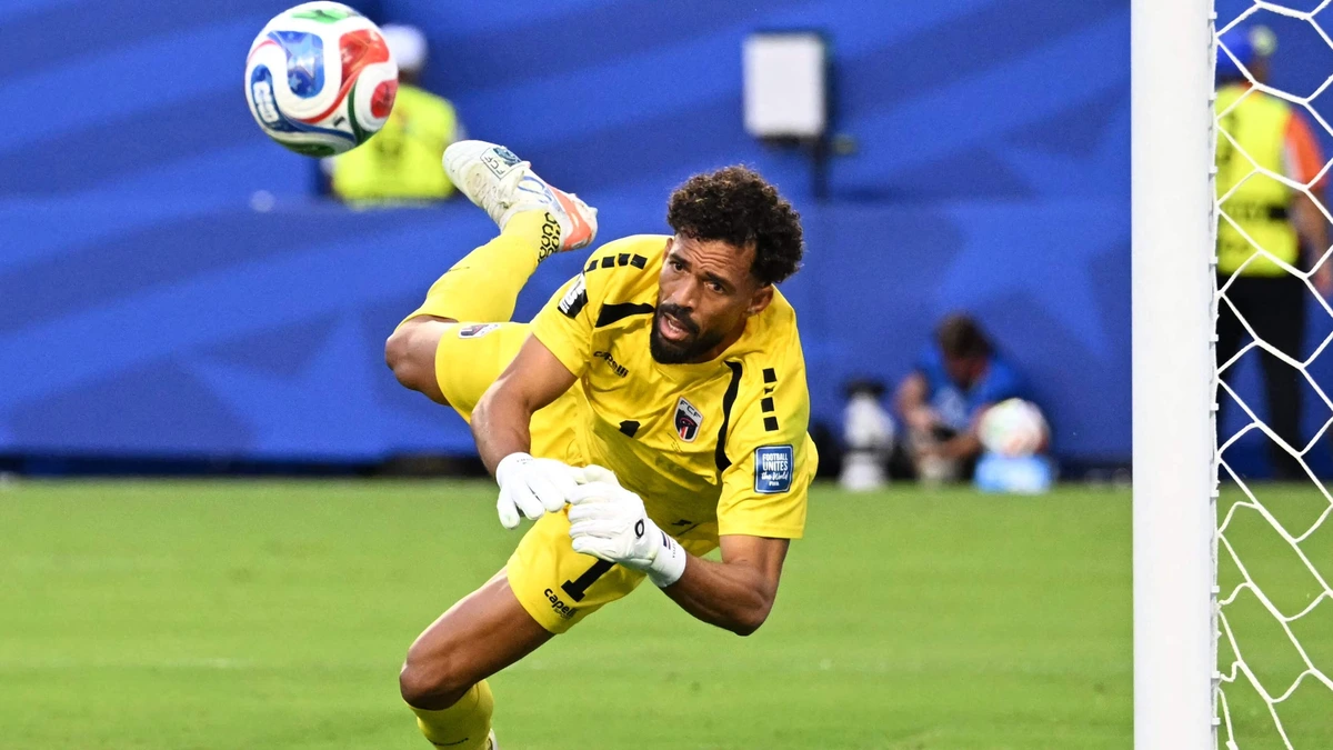 Fans kiezen Kaapverdische doelman Vozinha (40) in WK-dreamteam naast Messi, Haaland en Mbappé