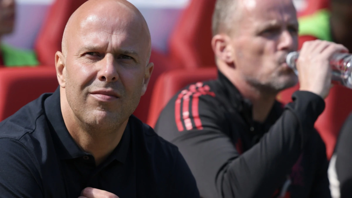 ‘KNVB moet snel handelen met Arne Slot’