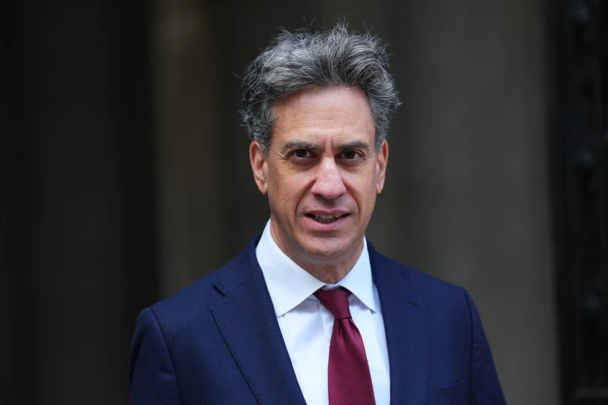 Ed Miliband to visit France and Spain as both countries experience devastating wildfires