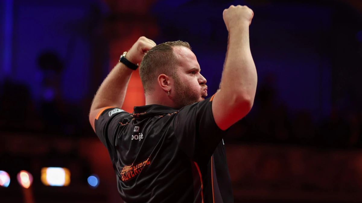 Dirk van Duijvenbode knap naar halve finale World Matchplay, waar mogelijk Luke Littler wacht