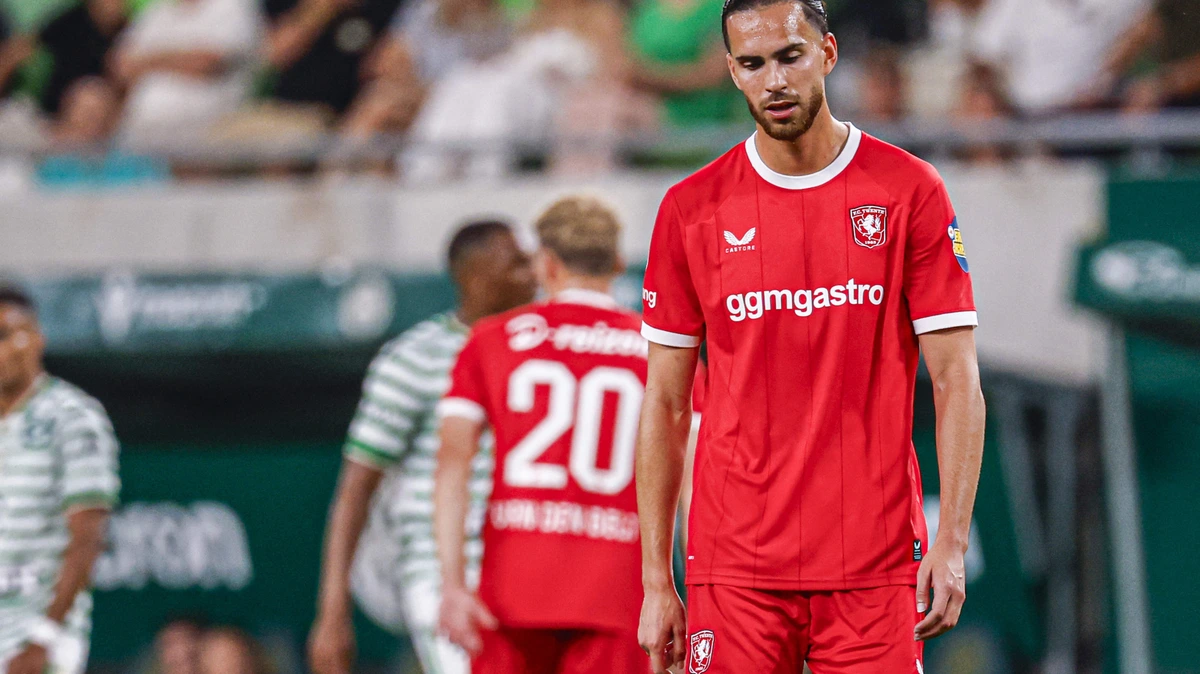 FC Twente ondanks gelijkspel uitgeschakeld in Europa League door tiental Ferencváros, nu verder in Conference League