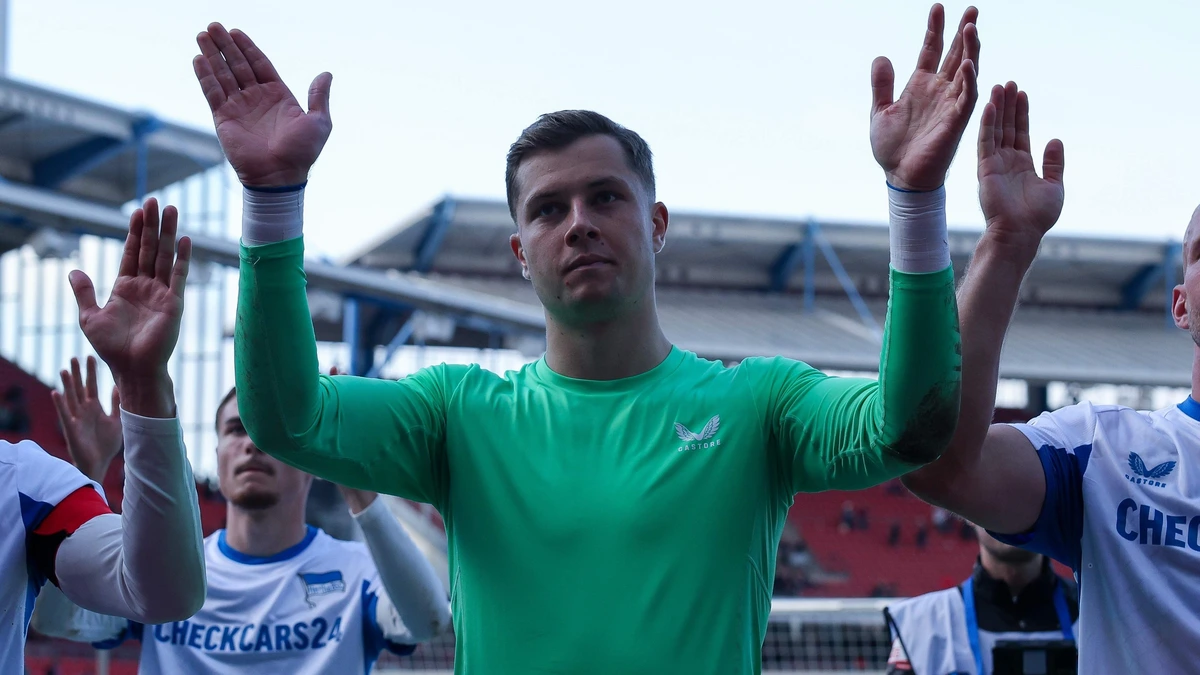 Transfer officieel: keeper Tjark Ernst (23) vierde zomeraanwinst van Feyenoord