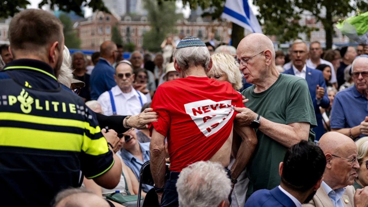 Rutger Castricum boos om protest bij Joodse herdenking: 'Laat die mensen gewoon rouwen'