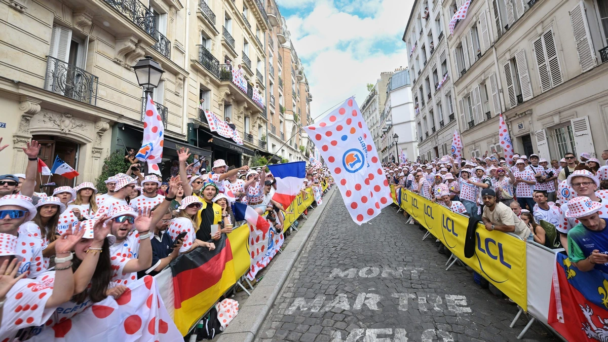 LIVE Tour de France | Peloton gestart in slotrit, kan Mathieu van der Poel schitteren?