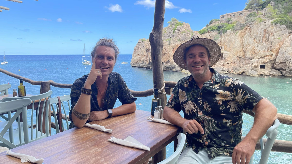 Tv-kok Mathijs Vrieze (46) woont op Mallorca. ’Ik voel me hier zo vrij’