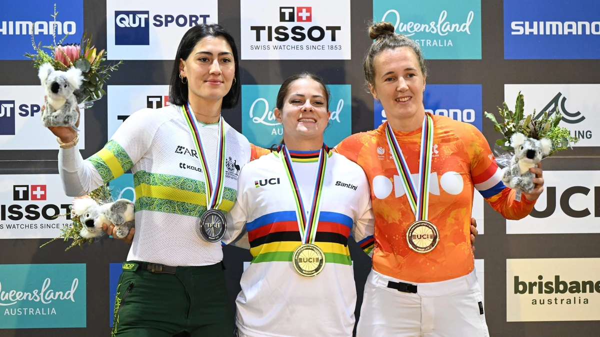 Laura Smulders dubbel gefrustreerd na afgelasting finaleronden WK BMX: ’Kans op wereldtitel is me ontnomen’