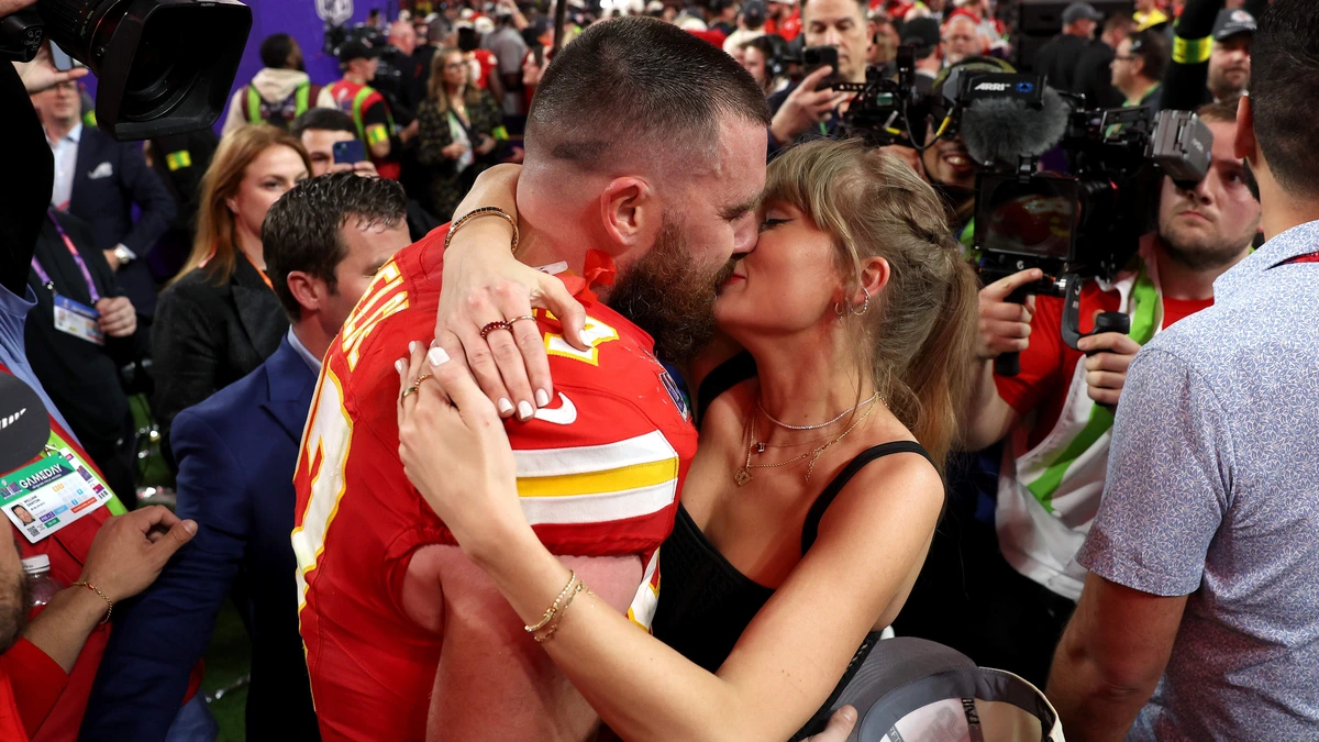 Gast op bruiloft van Taylor Swift en Travis Kelce wint Chanel-tas van bijna 6.000 euro