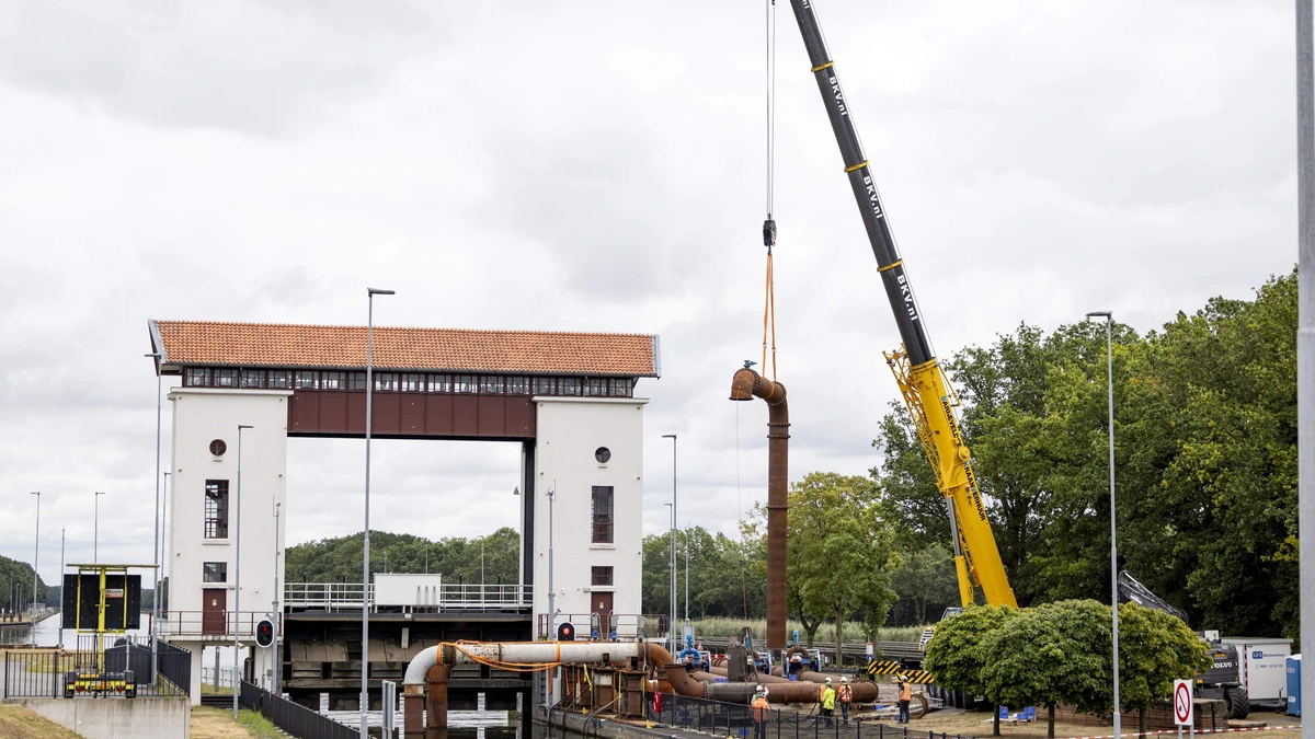 Goederenvervoer zet zich schrap nu Twentekanaal is afgesloten: ’Transport wordt sowieso duurder en uiteindelijk betaalt consument dat’