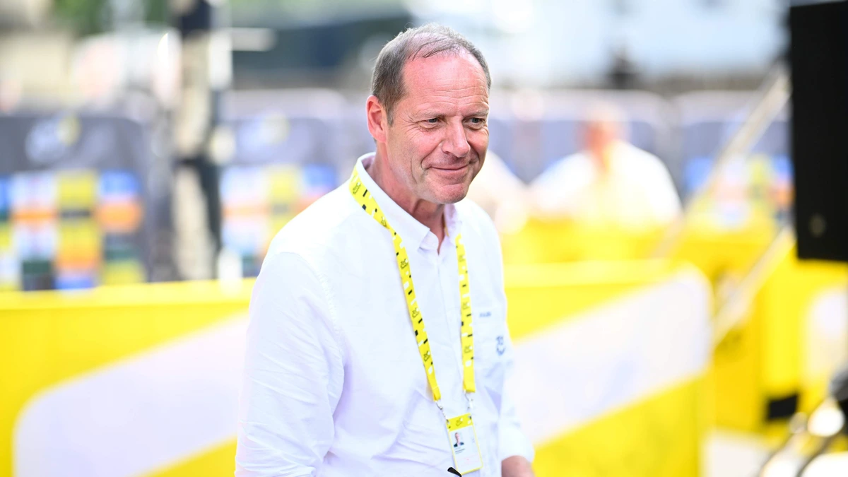 Tour-baas Christian Prudhomme pareert kritiek renners op erbarmelijke hotelkamers: ’Er zijn niet overal vijfsterrenhotels’