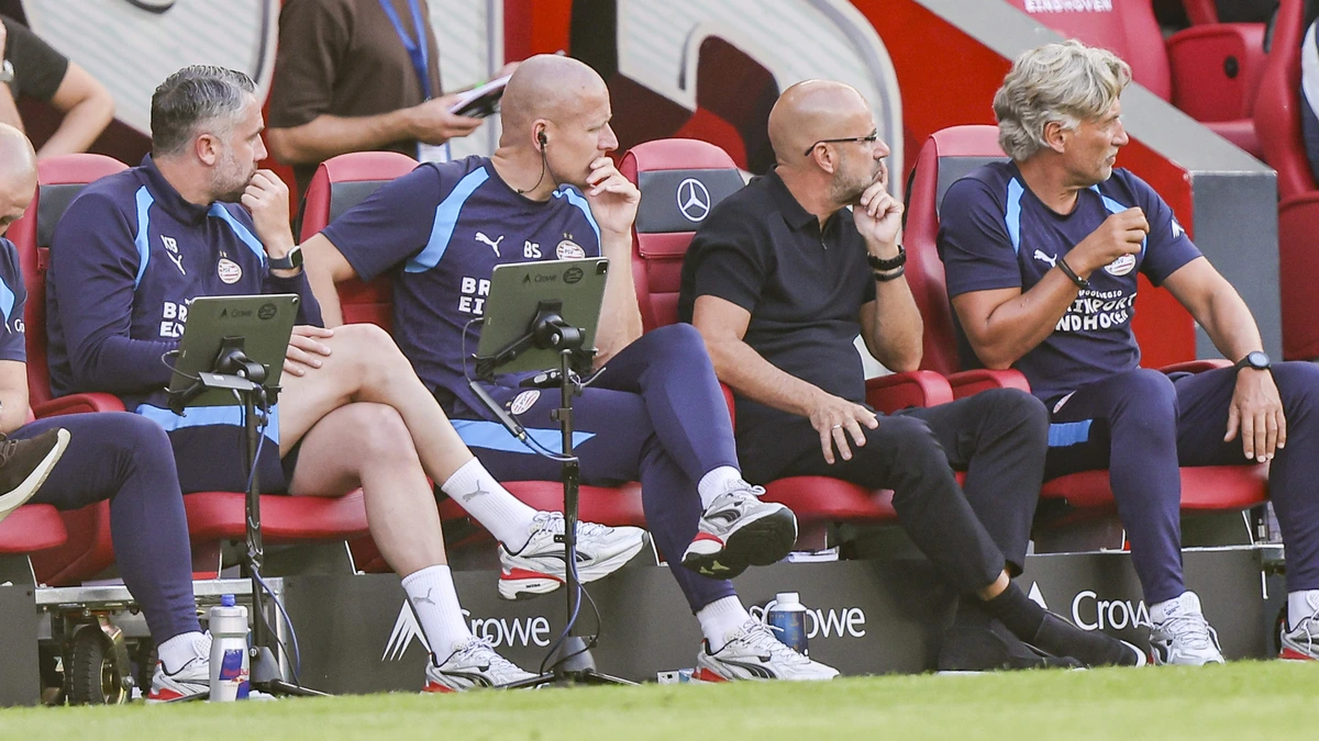 Peter Bosz schrikt van PSV tegen Villarreal: ’Je mag nog heel tevreden zijn met die uitslag’