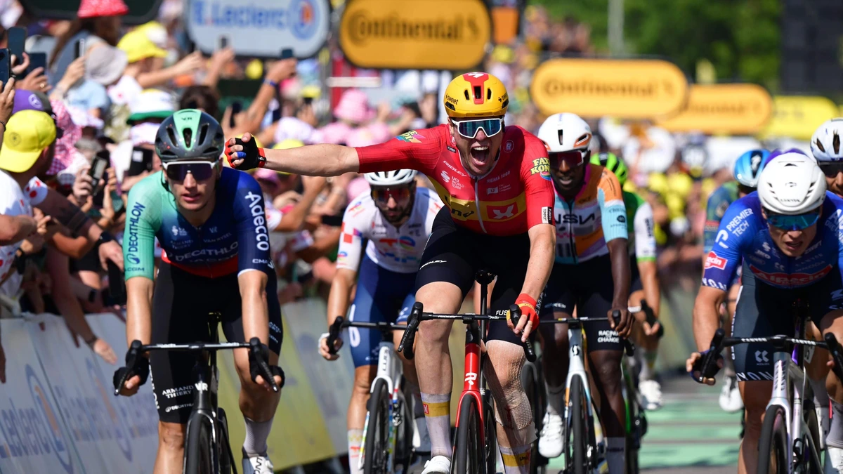 Sprintsoap in de Tour: twijfelmoment wordt balende Olav Kooij fataal, Tim Merlier vloekt in Nevers