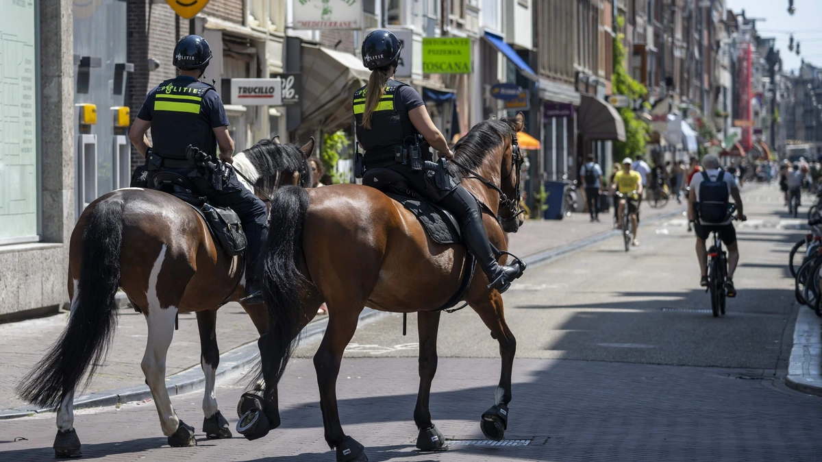 Poep, crack en intimidatie: Amsterdamse binnenstad overspoeld door dakloze verslaafden