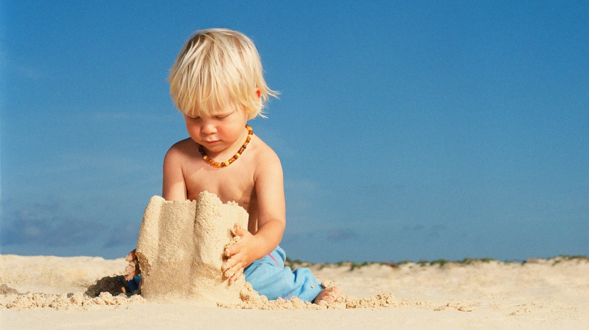 Kind kwijtraken op het strand is je ergste nachtmerrie: dit kun je doen als het toch gebeurt