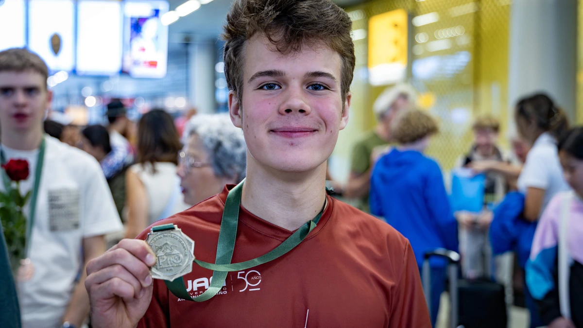 Oekraïense Egor (18) is pas drie jaar in Nederland, maar wint nu uniek goud op prestigieuze Natuurkunde Olympiade: ’Was heel stressvol’