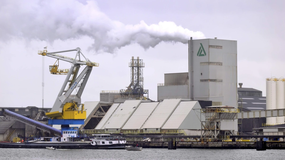 ’Stinkende’ kunstmestfabriek vecht megadwangsom van 1,25 miljoen euro aan: provincie wil ICL dwingen uitstoot aan te pakken