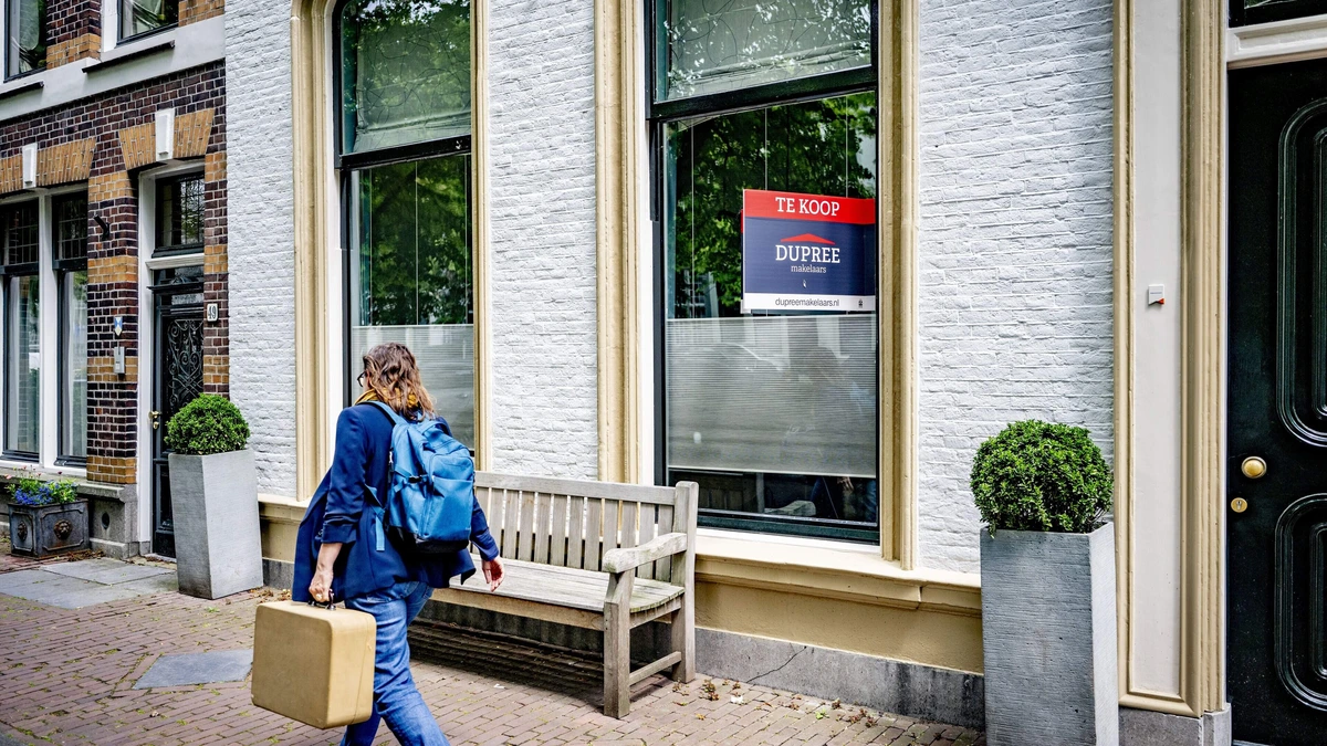 Gekte op huizenmarkt zwakt af: ’Verkopers zien minder kijkers langskomen’
