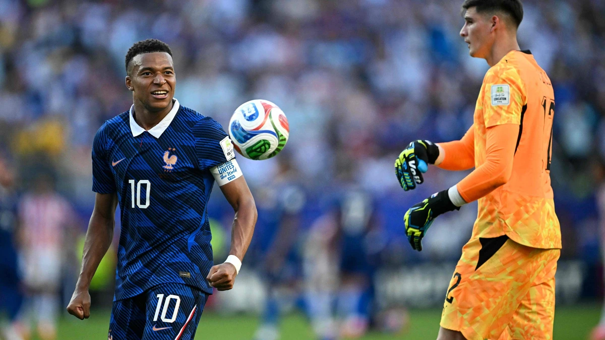 Paraguayanen steken Kylian Mbappé-pop in brand, Franse sportminister ontvangt excuses na racisme