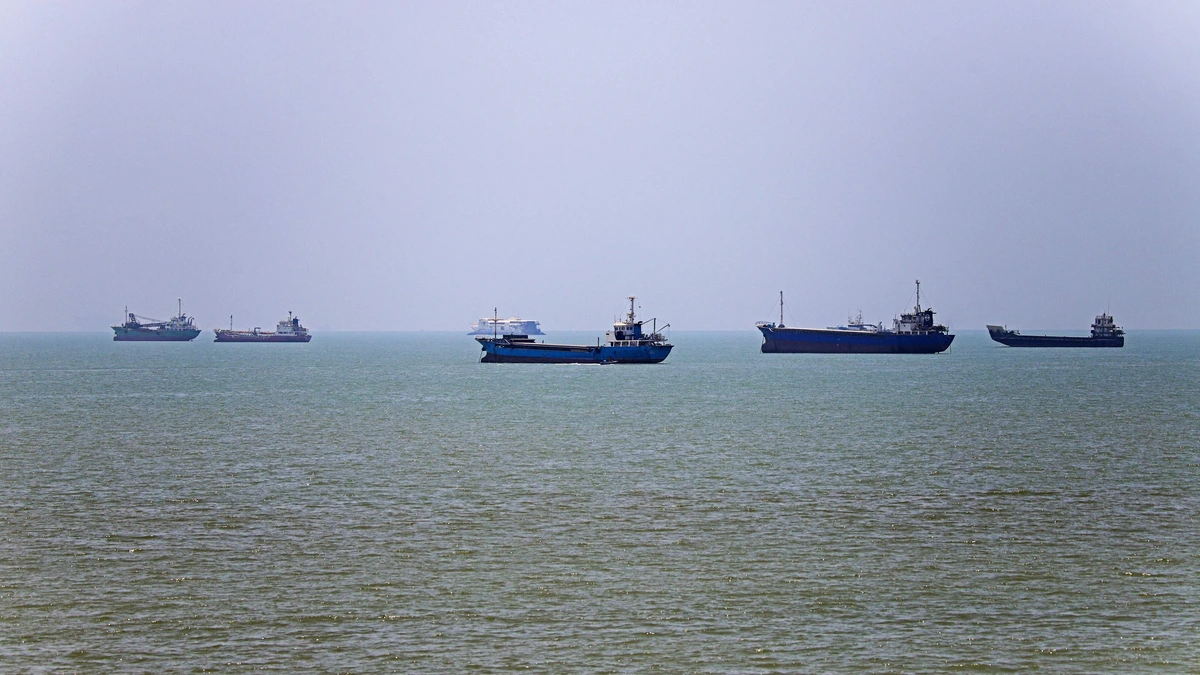 LIVE | Tankerpassages Straat van Hormuz op laagste punt in twee maanden, zeer grote tanker op weg naar China