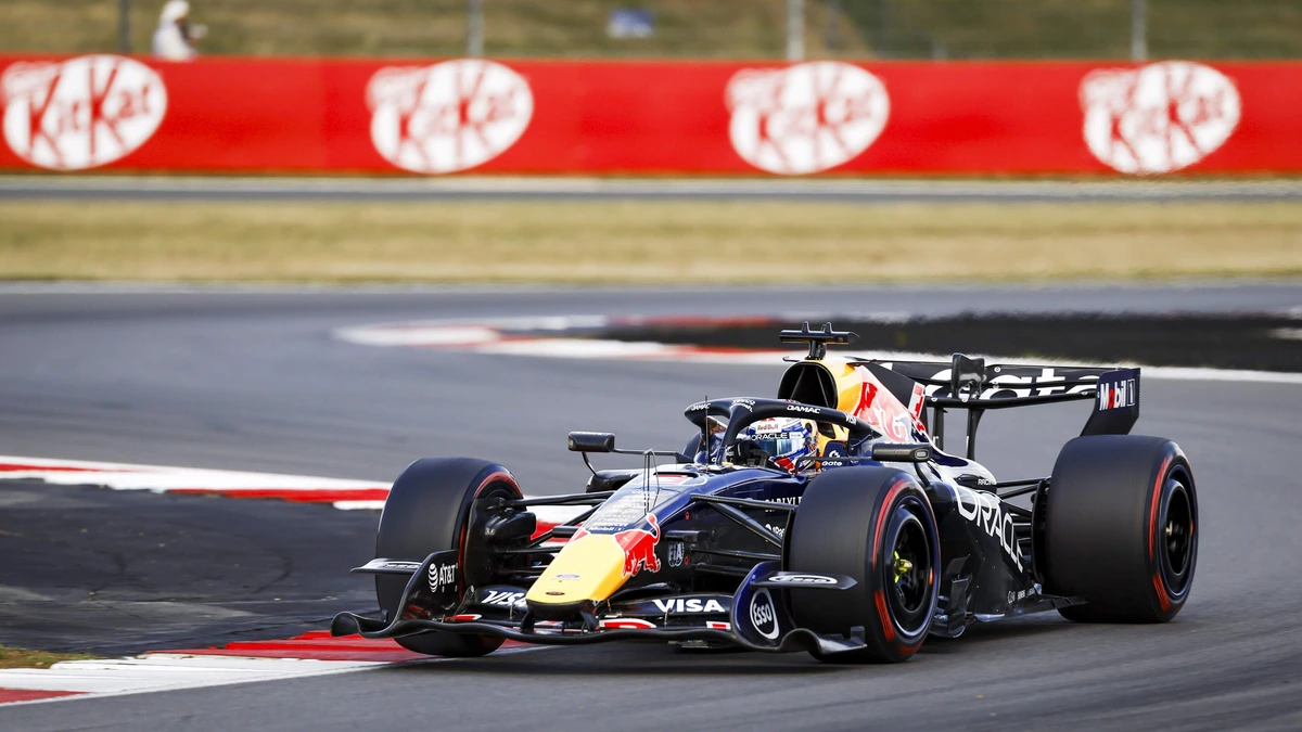 Waardeloze kwalificatie voor Max Verstappen op Silverstone, Kimi Antonelli pakt pole position
