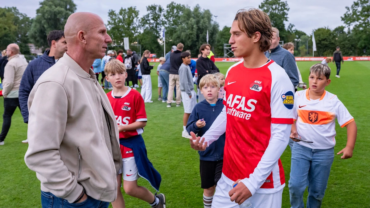 Rio Robbemond bewandelt heel andere weg dan Kees Smit richting hoofdmacht AZ: ’Als je pijn hebt bij elke beweging, is dat mentaal heel zwaar’