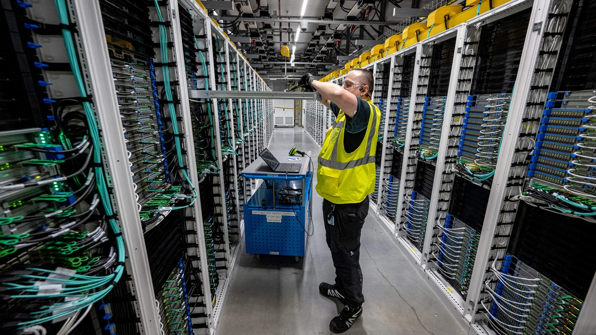 Microsoft blijft ondanks protest miljarden pompen in datacenters op Nederlandse bodem: ’Veel weerstand komt voort uit onwetendheid’