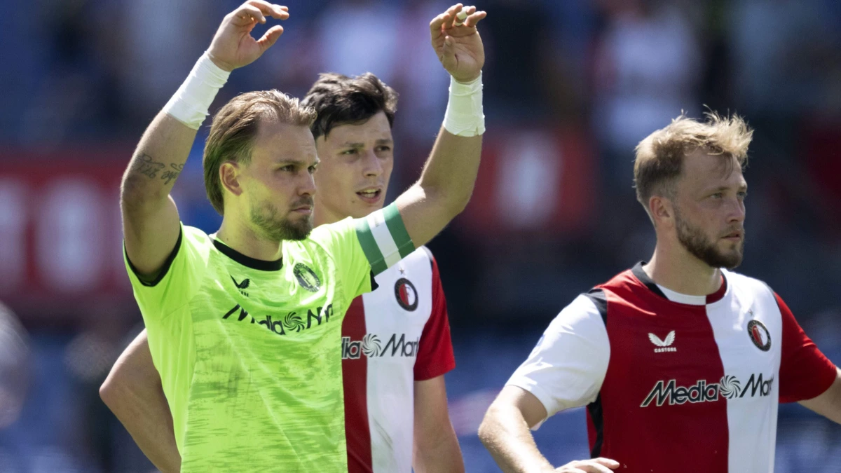 Giovanni van Bronckhorst sluit vertrek keeper Timon Wellenreuther niet uit; problemen op linksback door operatie Jordan Bos