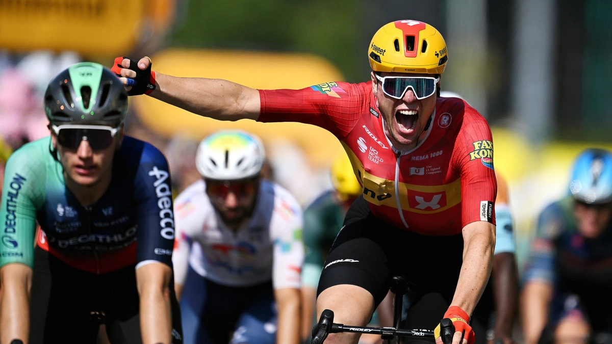 Soren Waerenskjold verrast Olav Kooij in massasprint en grijpt ritzege in snelste Tour-etappe ooit
