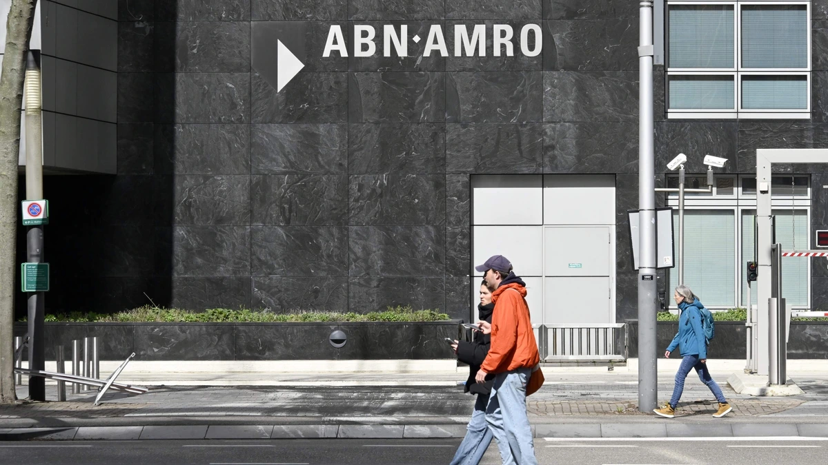 ABN Amro weer in de fout door gebrekkige controles op witwassen: onder oud-topman Gerrit Zalm schoot toezicht structureel tekort