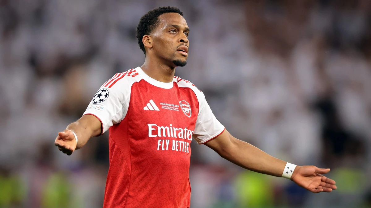 Liesblessure blijft Jurriën Timber achtervolgen: Arsenal-back verlaat trainingskamp voor behandeling in Engeland