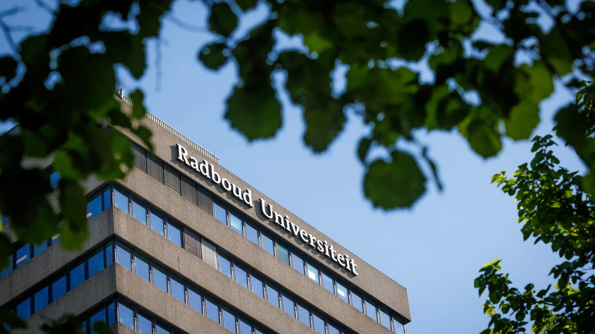 Omstreden rechts-nationalistische studentenclub mag toch op intromarkt Nijmegen staan