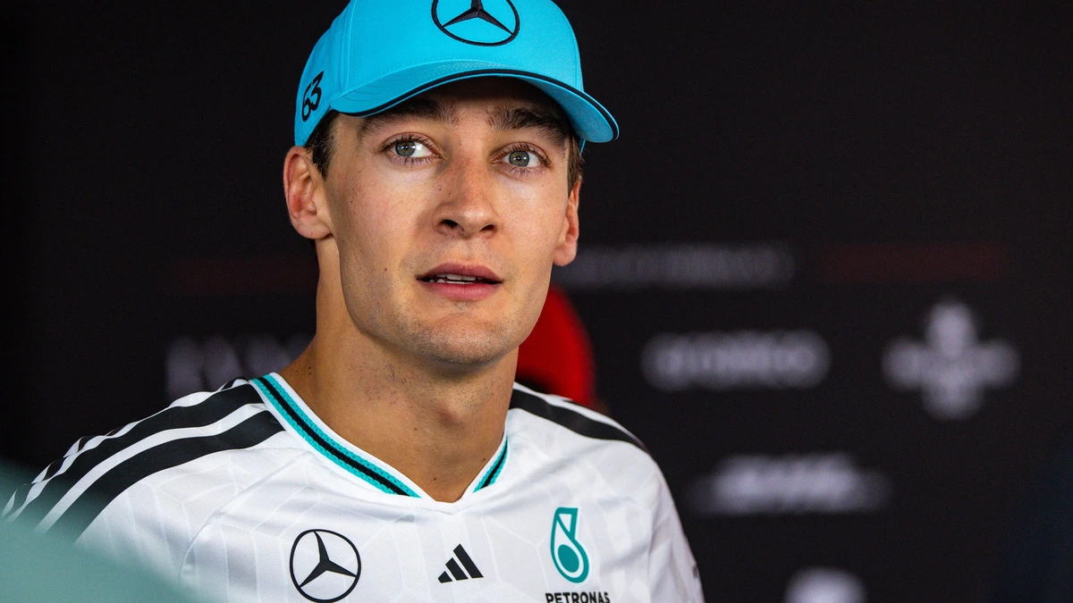 Mercedes-coureur George Russell gefrustreerd na nieuwe pech in Hongarije: ’Nog nooit zo’n seizoen meegemaakt’