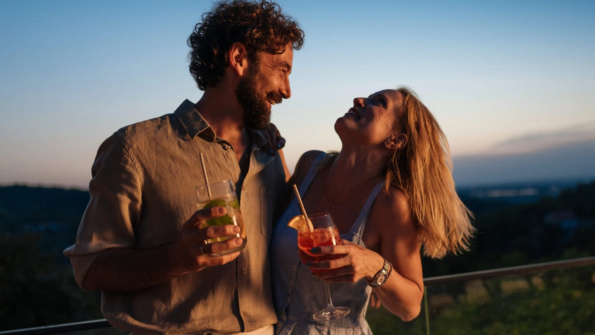 Expert geeft ultieme flirttips: zo sla jij een leuke zomerflirt aan de haak