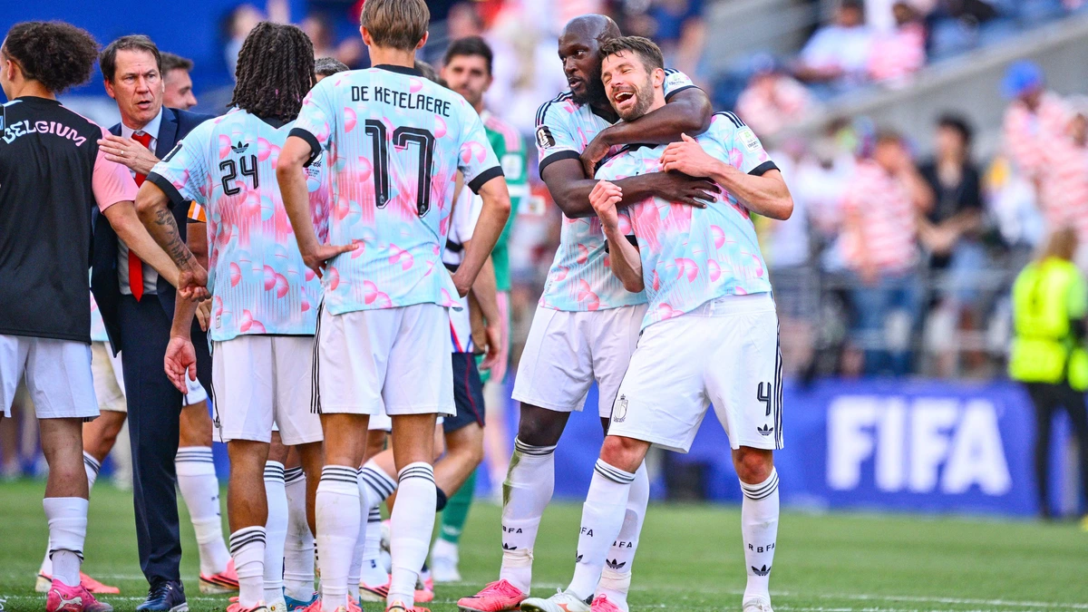 Spelers België doen de ’Trump-dans’ na overwinning op Verenigde Staten, mooi gebaar Folarin Balogun