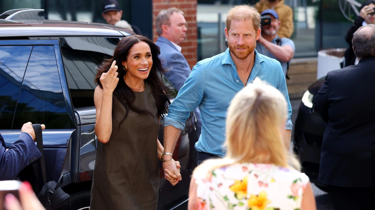 Prins Harry laat Meghan en de kinderen onder deze voorwaarde tóch naar Verenigd Koninkrijk komen: ’Niet in het openbaar te zien’