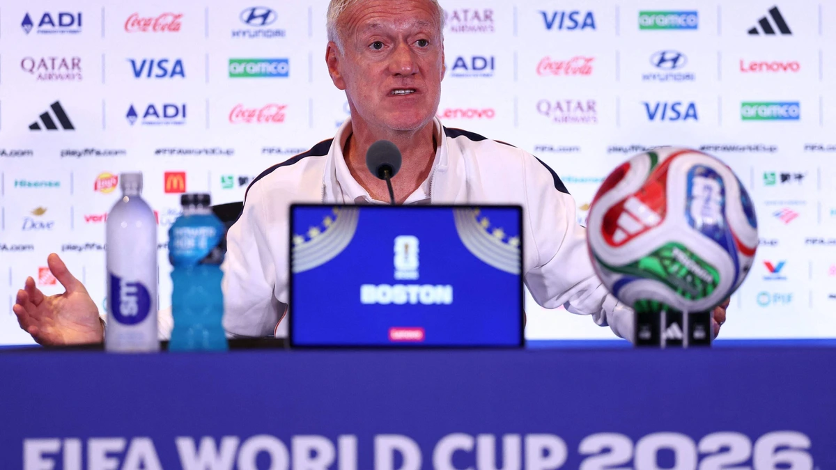 Franse bondscoach Didier Deschamps sust ophef rond Argentijnse arbitrage: ’Onze tegenstander is Marokko, niet de scheidsrechter’