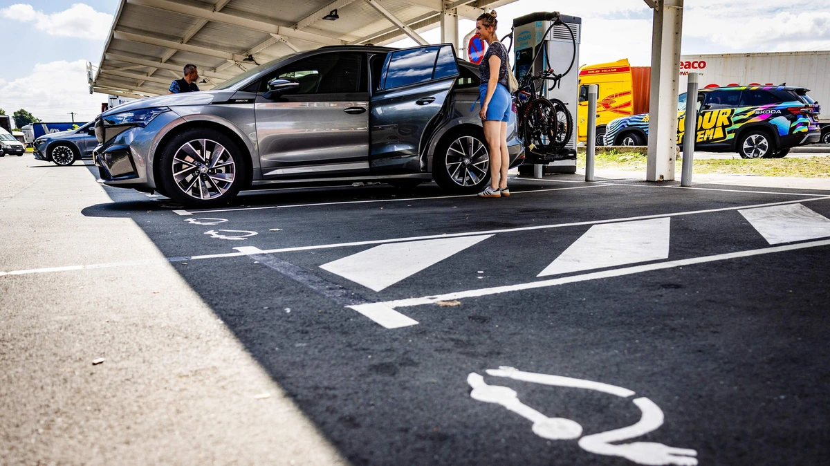 Nederlanders vaker met elektrische auto naar het buitenland: ’Laadstress voor vakantie verdwenen’